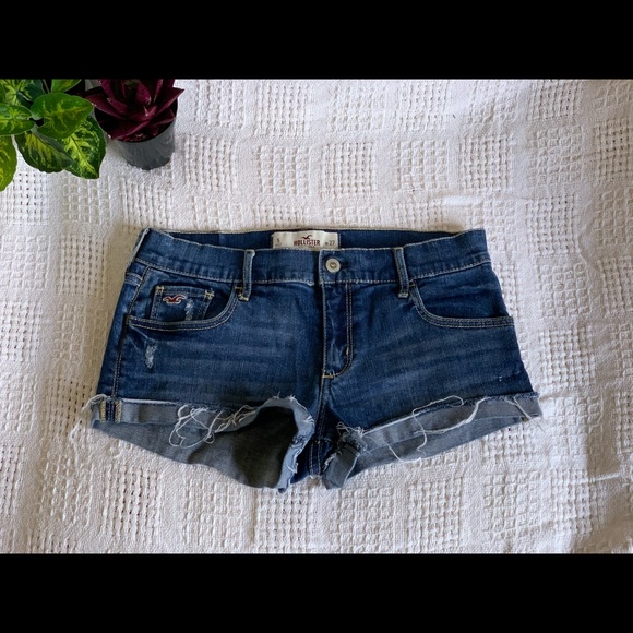 Hollister Pants - dark blue denim cut-offs